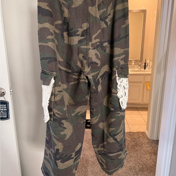 Camouflage Distressed Pants with Crochet Accents - Picture 5 of 12